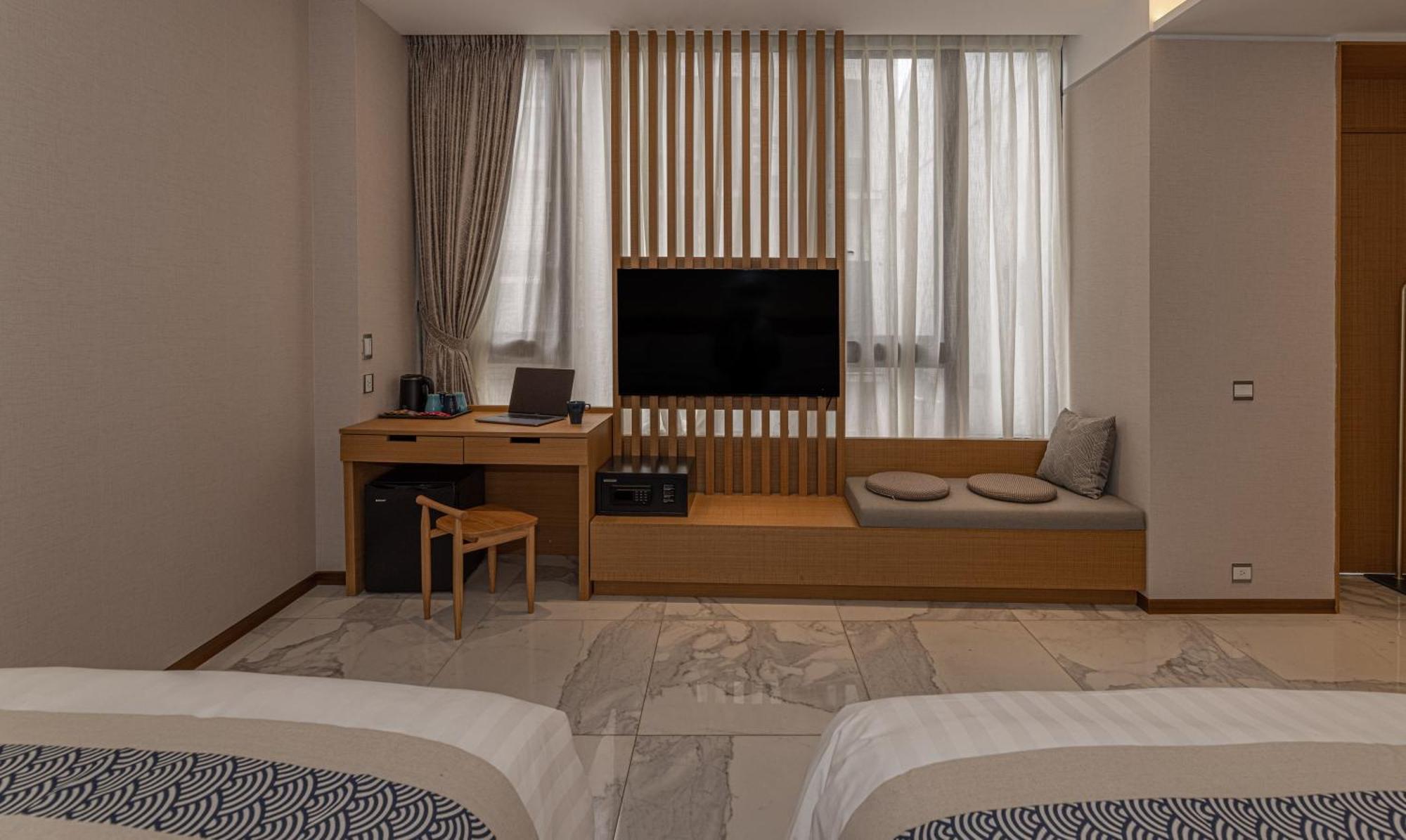 Sun Moon Lake Apollo Resort Hotel Юйчи Экстерьер фото